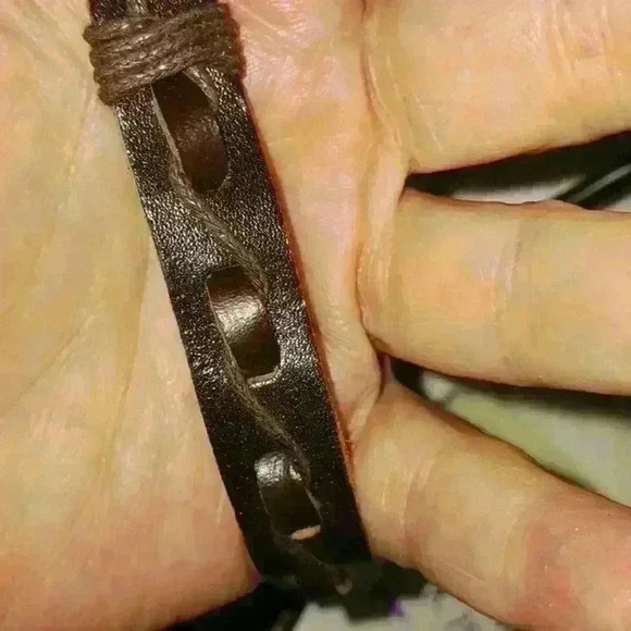 Handmade Leather Unisex Bracelet - Picture 1 of 4